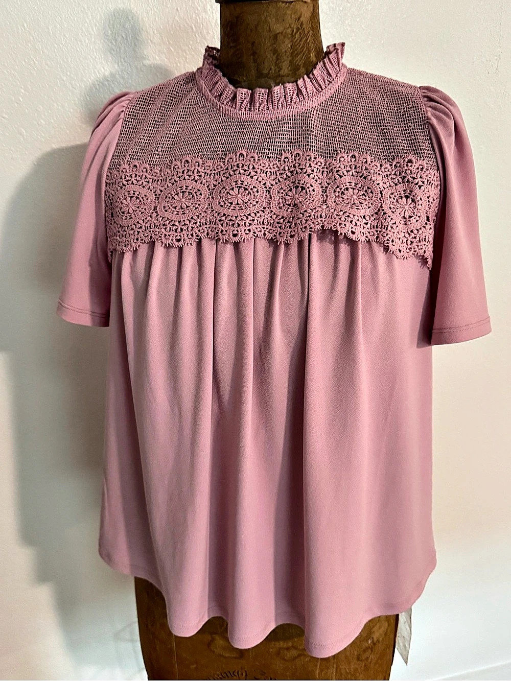 Adrianna Papell Flutter Sleeve Lace Yoke Top Pink Medium NWT